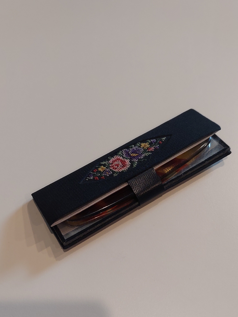 Antique Floral Petit Point Black Snap Travel Mini Case w Compact Mirror & Comb